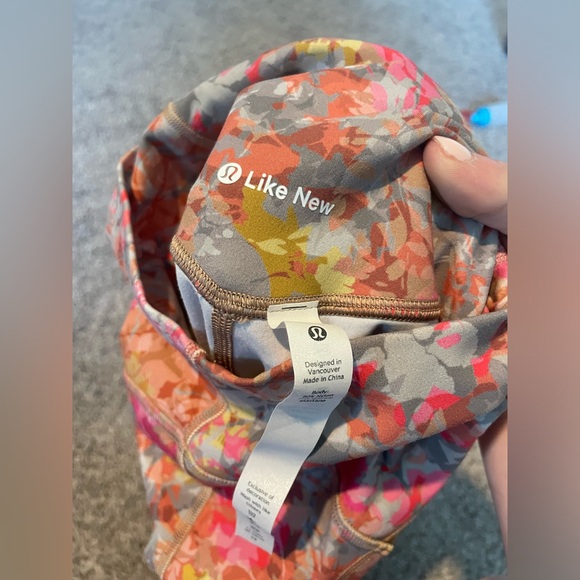 LULULEMON Unlimit High Rise Tight 25" Sz 12 Inflorescence Multi Nulu W5DOSS EUC - Picture 5 of 5